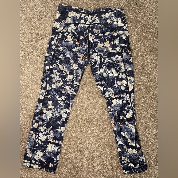 Lululemon Speed Up Crop in Spring bloom - Picture 3 of 7
